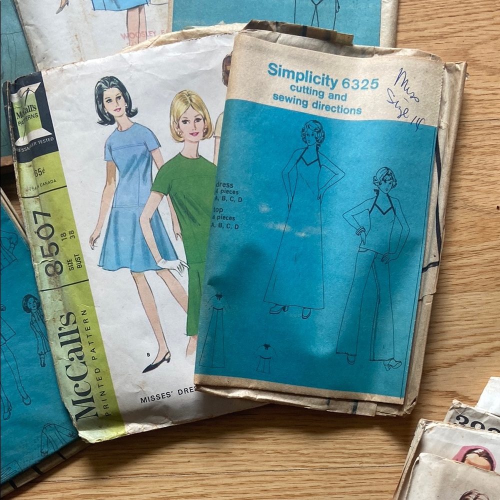 Simplicity Vintage Sewing Patterns Collection - image 2